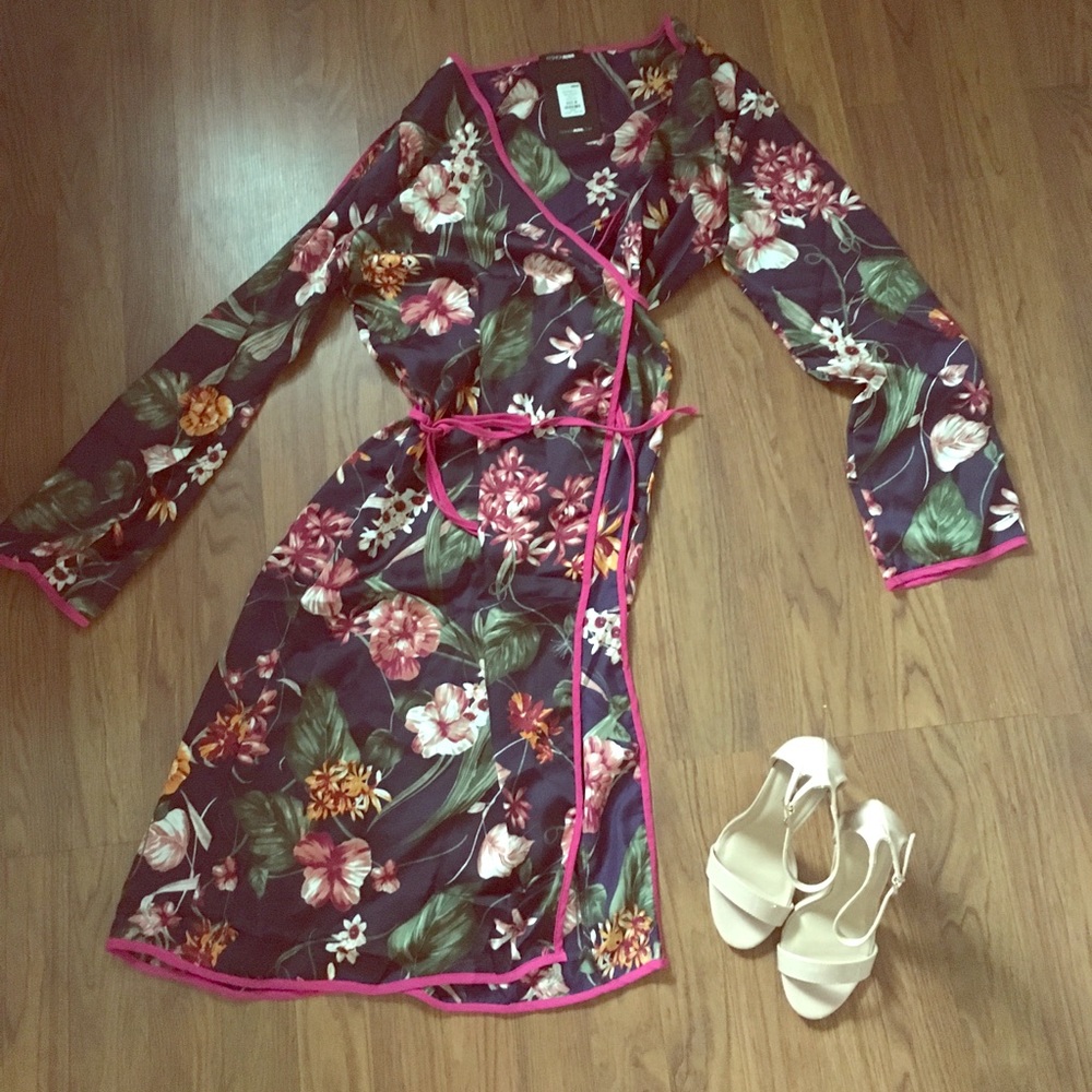 Kimono dress never been worn.